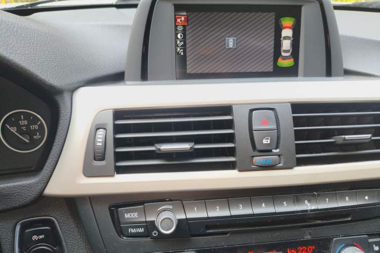 Used BMW 3 Series 2015 320i Luxury Line Stylish Edition