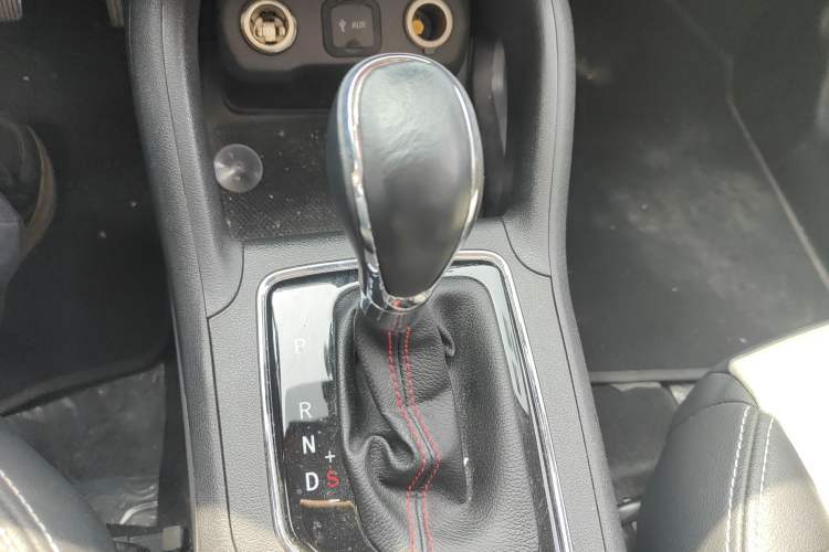 Used CHANGAN CS35 2017 1.6L Automatic Luxury Model Gear Lever