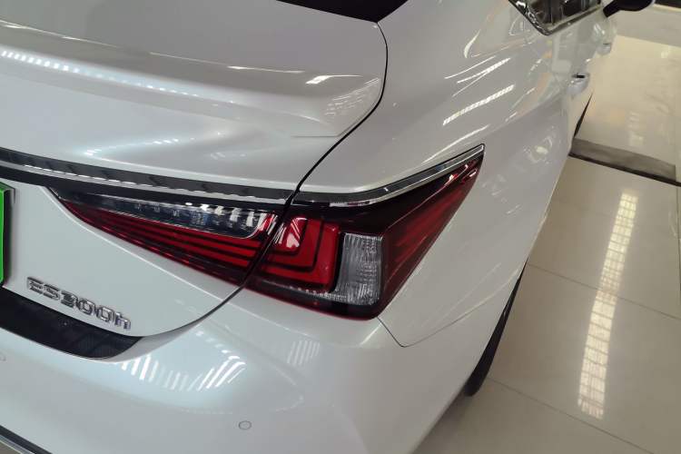 Used Lexus ES 2018 300h Premium Edition China V Standard