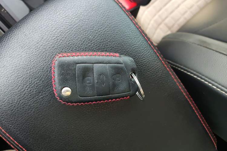 Used Volkswagen Tiguan L 2019 280TSI Automatic Two-Wheel Drive Panoramic Comfort Edition China V Standard Vehicle Key