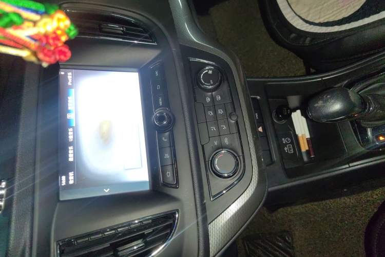 Used Roewe 360 2015 1.5L Automatic Luxury Edition
