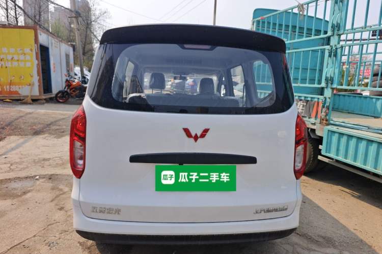 Used Wuling Hongguang New Energy 2025 Extended-Range Hybrid 50 km Standard Version