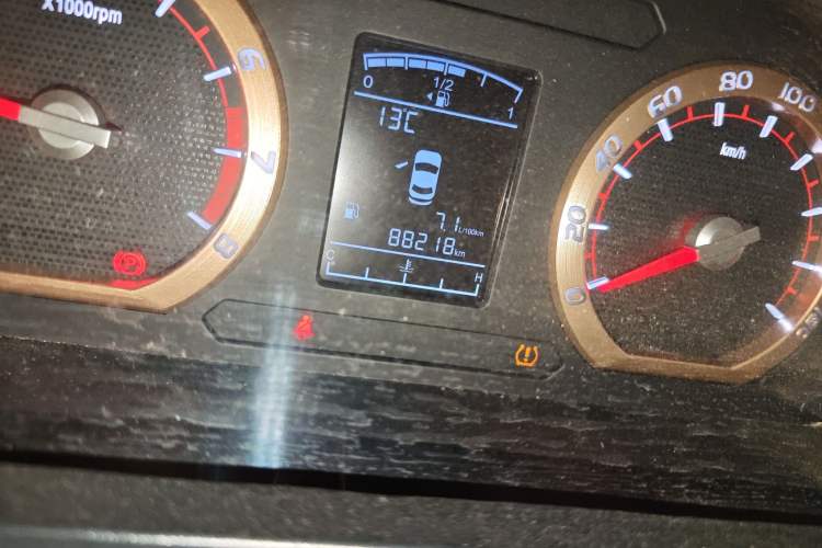 Used FORTHING Lingzhi 2019 M5L 1.6L 9-Seater Base Model China VI Standard Odometer Close Up