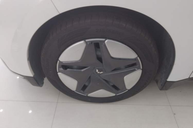 Used Wuling E5 2024 410 km Standard Version