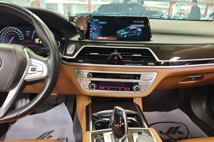 Used BMW 7 Series 2017 730Li Leading Model
