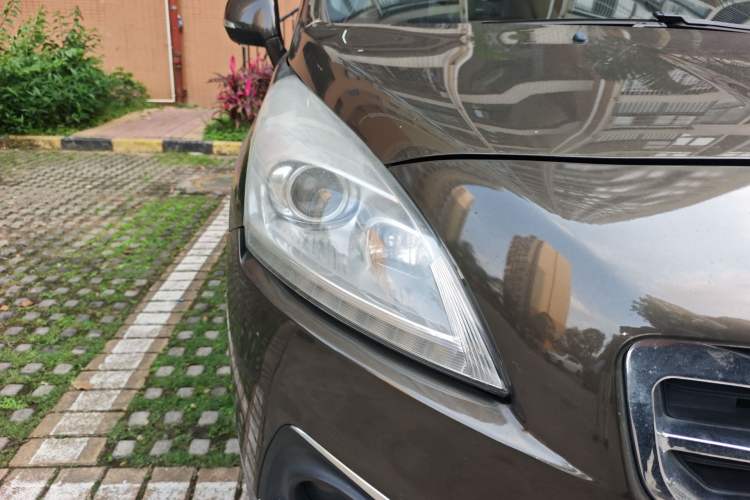 Used Peugeot 3008 2013 1.6THP Automatic Trend Edition Right Front Headlight