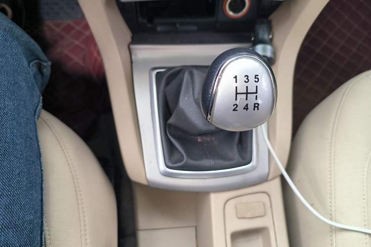 Used Ford Focus 2013 Sedan Classic 1.8L Manual Base Model Gear Lever