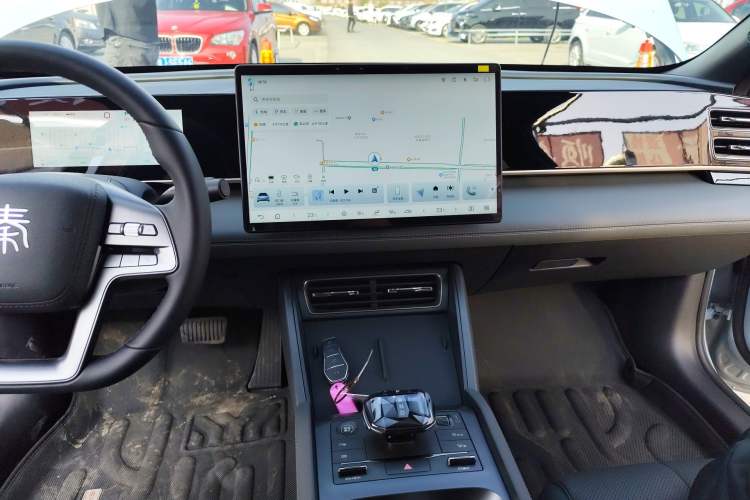 Used BYD Qin L 2025 DM-i Smart Drive 80KM Leading Model