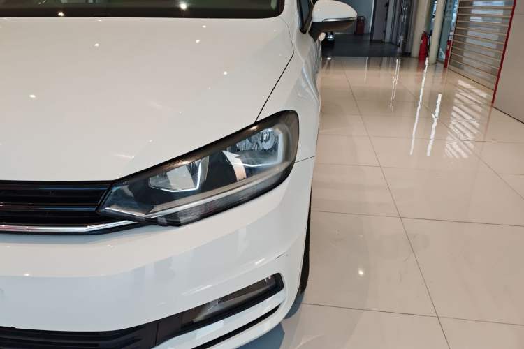 Used Volkswagen Touran 2016 Touran L 280TSI DSG Style Edition
