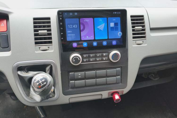 Used Foton Scenic G7 2017 2.0L Short-Wheelbase Commercial Van High Roof 6-Seater 4Q20M