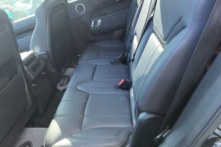 Used Land Rover Discovery 2019 3.0 SC V6 SE Left Rear Seat