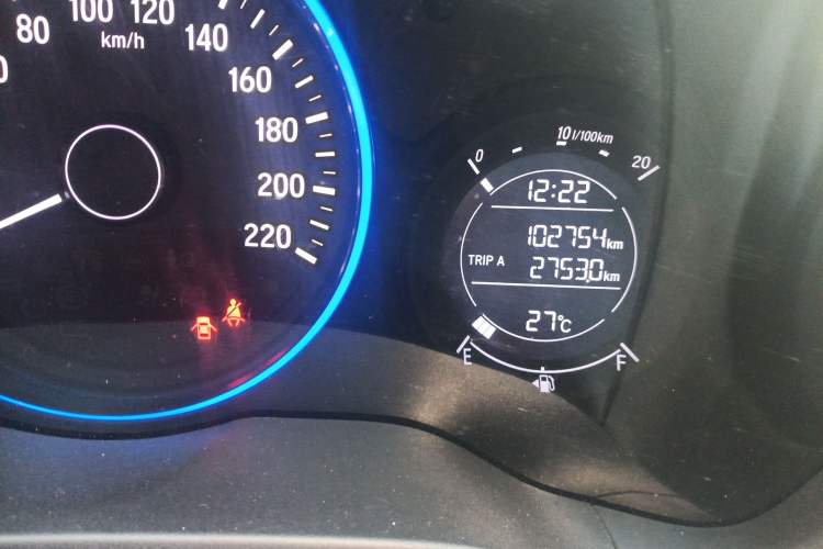 Used Honda Vezel 2020 1.5L CVT Pioneer Edition Odometer Close Up