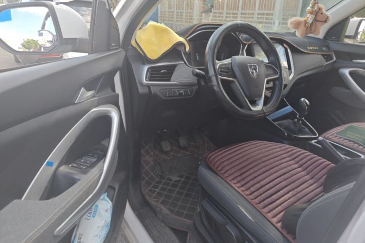 Used Baojun 530 2020 1.5T Manual Comfort Version 6 Seats Driver Seat