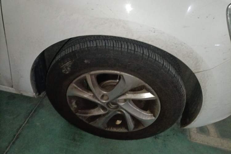 Used Citroen Elysee 2014 1.6L Automatic Comfort Model Right Front Wheel Hub