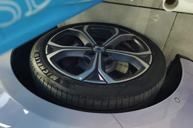 Used Nio ET5T 2025 75 kWh Touring Exterior 7