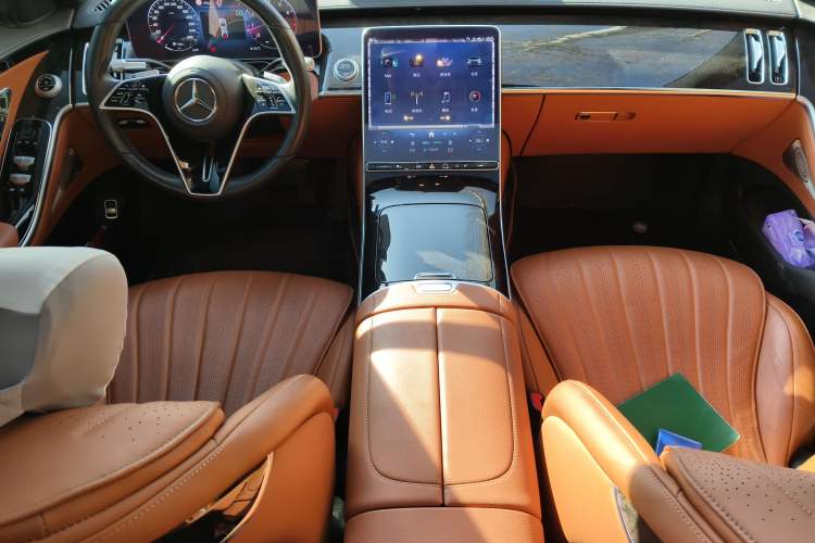 Used Mercedes-Benz S-Class 2022 S 400 L Luxury Model Center Console