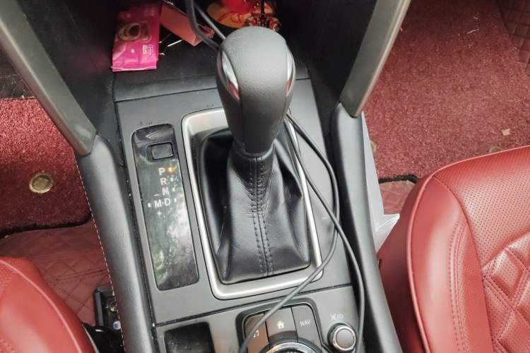 Used Mazda CX-4 2018 2.0L Automatic Two-Wheel Drive Blue Sky Dynamic Version China VI Standard Gear Lever