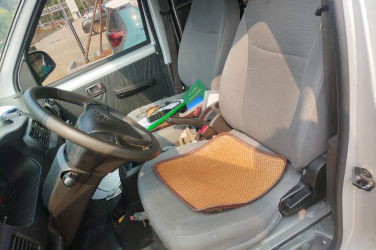 Used Wuling Rongguang 2019 1.5L Extended-Body Van Base Model with 2 Seats Left Front Seat