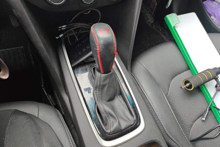 Used Chevrolet Cavalier 2019 320 Automatic Xinyue Edition Gear Lever