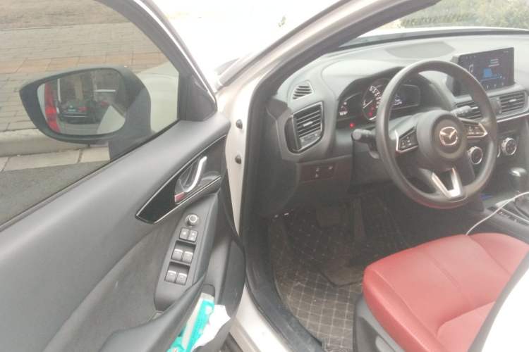 Used Mazda CX-4 2021 2.0L Automatic Two-Wheel Drive Blue Sky Dynamic Edition
