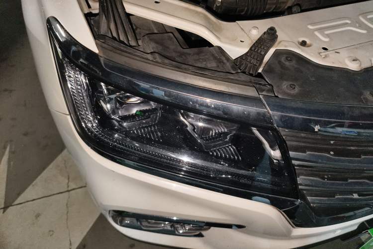 Used Roewe RX8 2019 30T Smart Connectivity Four-Wheel Drive Supreme Flagship Edition
