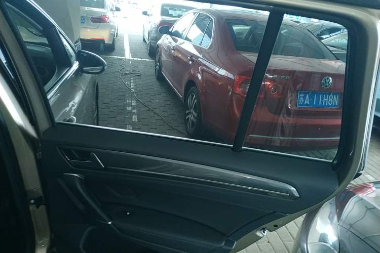 Used Volkswagen Golf Sportsvan 2018 230TSI Automatic Trend Edition