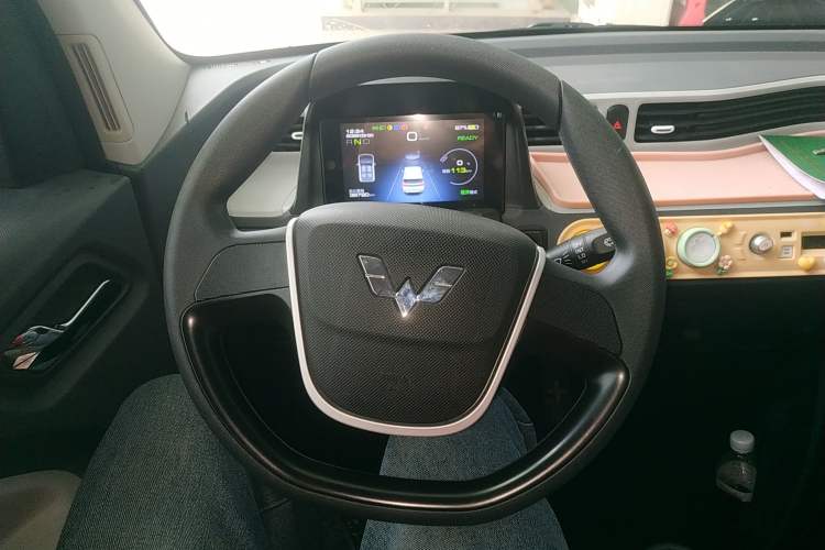 Used Wuling Hongguang MINIEV 2022 Macaron Premium Model – Lithium Ternary Battery
