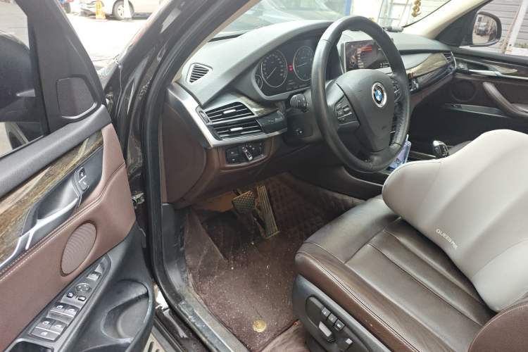Used BMW X5 2015 xDrive28i
