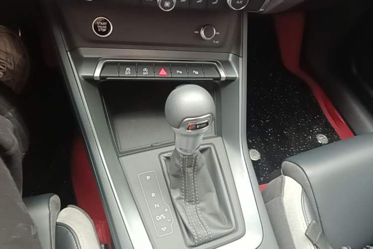 Used Audi Q3 2024 35 TFSI Fashion Dynamic Edition Gear Lever