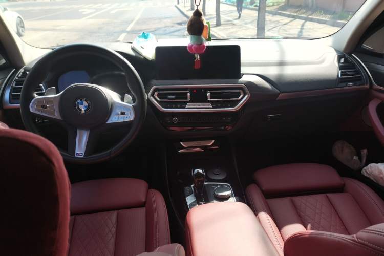 Used BMW X3 2023 Restyled xDrive30i Leading Edition M Night Sky Package Center Console