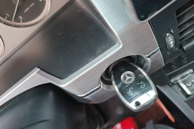 Used Mercedes-Benz GLK-Class 2011 GLK 300 4MATIC Fashion Model Vehicle Key