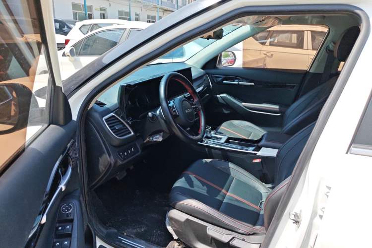 Used Kia KX3 2021 1.5L CVT Trend Edition Driver Seat