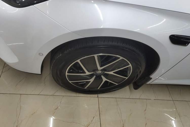 Used BYD Qin L 2025 DM-i Smart Drive 120KM Leading Model Exterior 4