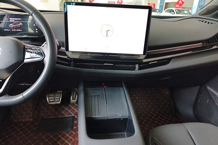 Used Volkswagen ID.UNYX 2024 Pro Long-Range Version Audio And AC Panel