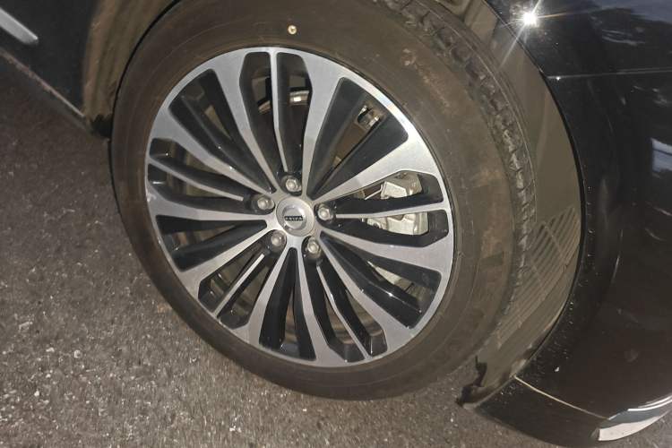 Used Volvo S90 2023 B5 Zhiyi Luxury Edition Right Front Wheel Hub