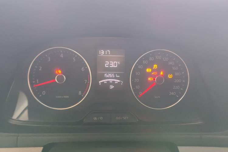 Used Volkswagen Gran Lavida 2013 1.6L Manual Comfort Model Instrument Cluster