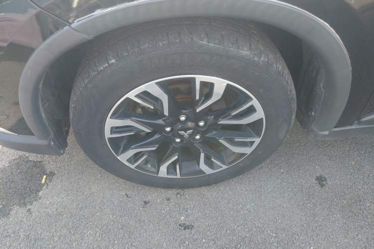 Used Mitsubishi Outlander 2019 2.0L Two-Wheel Drive Comfort Edition 5 Seats China V Standard Exterior 4