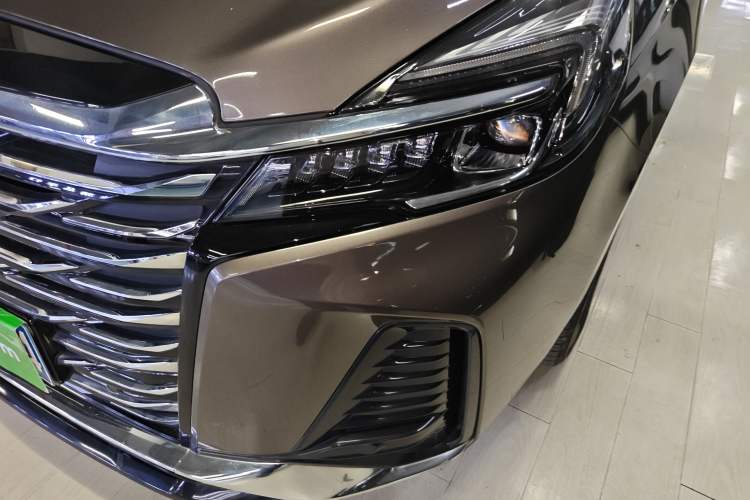 Used Buick GL8 2023 Land Executive Class 652T Luxury Model
