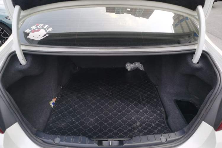 Used BMW 5 Series 2015 520i Elegant Edition Trunk