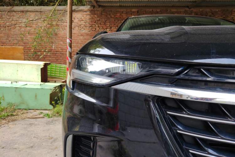 Used Buick Envision 2022 Encore Plus 652T Five-Seat All-Wheel-Drive Luxury Model Right Front Headlight