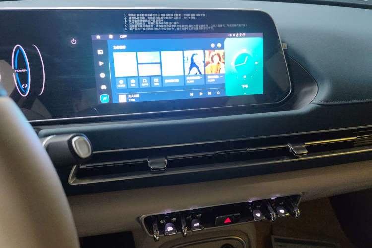 Used ORA Good Cat 2023 501 km Long-Range Luxury Version Lithium Iron Phosphate
