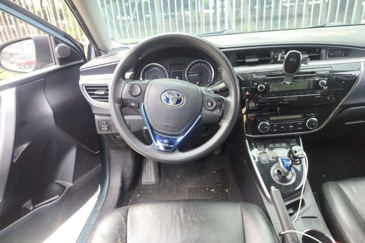 Used Toyota Corolla 2016 Dual-Engine 1.8L E-CVT Leading Edition Steering Wheel