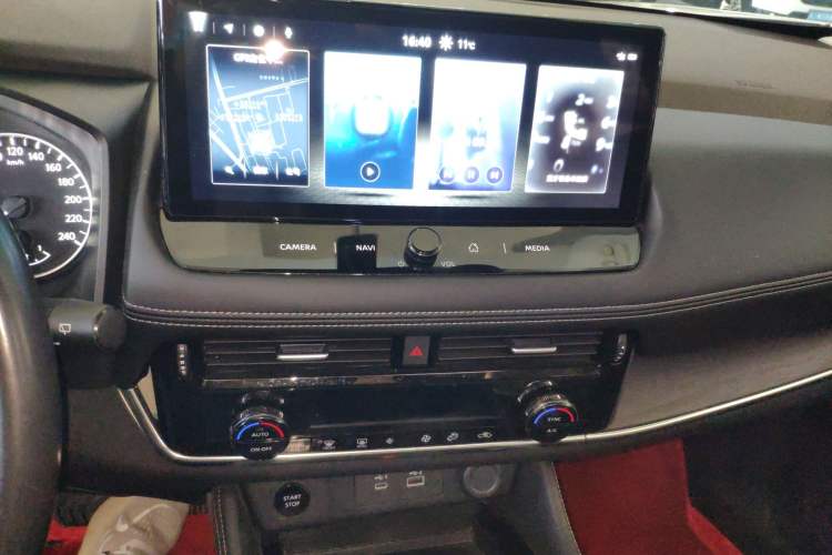 Used Nissan X-Trail 2023 e-POWER Ultra-Hybrid Dual-Motor All-Wheel-Drive Luxury Edition Audio And AC Panel