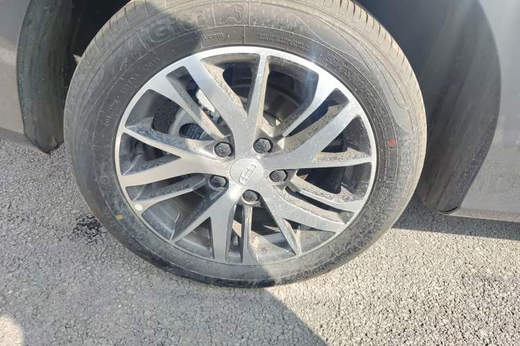 Used Geely Auto Emgrand 2026 Model 4th Generation 4 Millionth Anniversary Edition 1.5L Manual Overdrive Edition