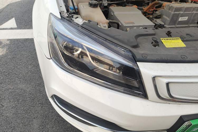 Used Geely Auto Emgrand New Energy 2018 EV350 Elite Model Right Front Headlight