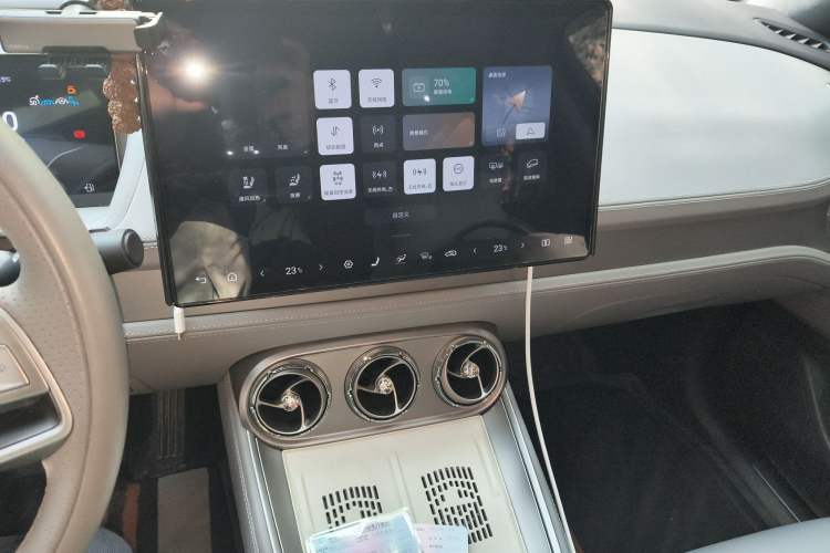 Used Denza N8 2023 Four-Wheel Drive Ultra-Hybrid Flagship Seven-Seater Version