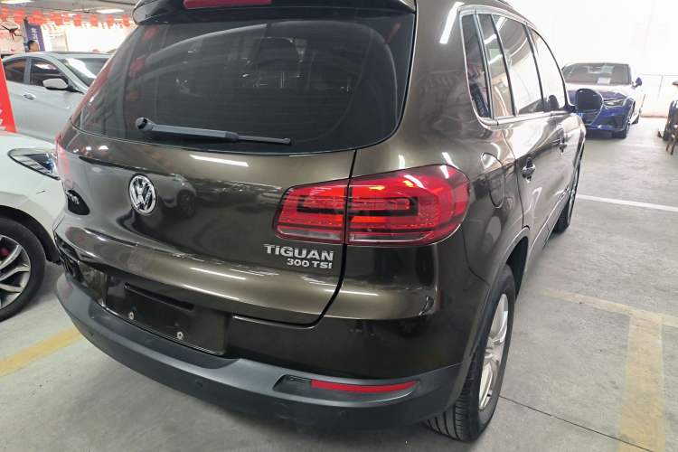 Used Volkswagen Tiguan 2016 300TSI Automatic Two-Wheel Drive Trend Edition Rear Right 45 Deg