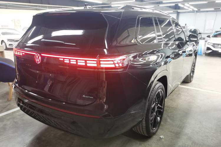 Used Volkswagen Teramont 2025 Tiguan Pro 450TSI Four-Wheel Drive Summit Edition Rear Right 45 Deg