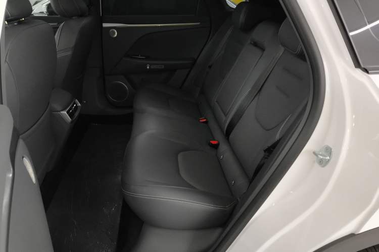 Used ARCFOX Alpha T5 2026 Model Pure Electric 560 Yuanjing Smart Driving Version
