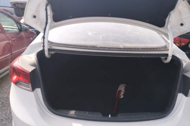 Used Hyundai Elantra (5th Generation / Langdong) 2015 1.6L Automatic Luxury Model